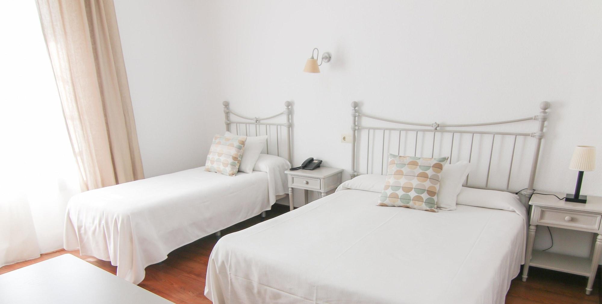 Hotel Capri Сиджес Экстерьер фото