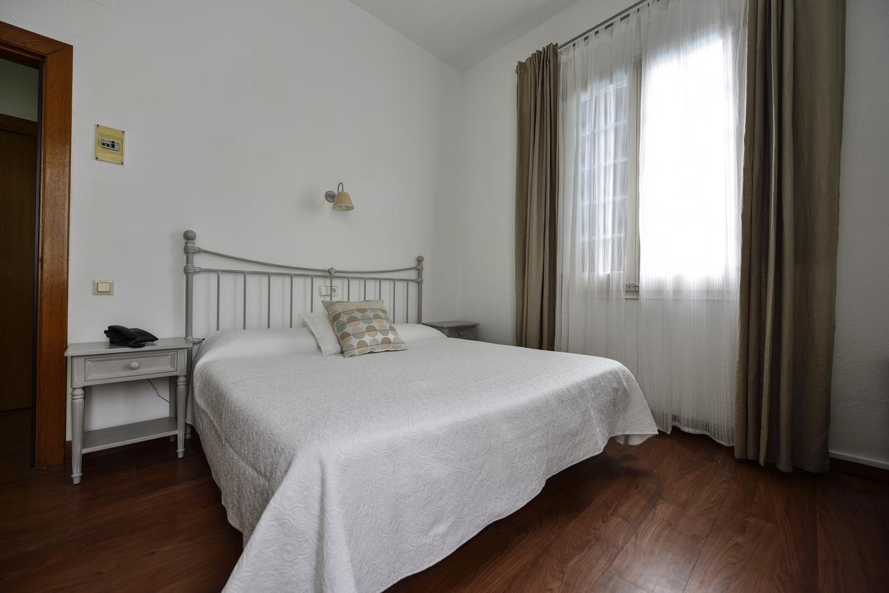 Hotel Capri Сиджес Экстерьер фото